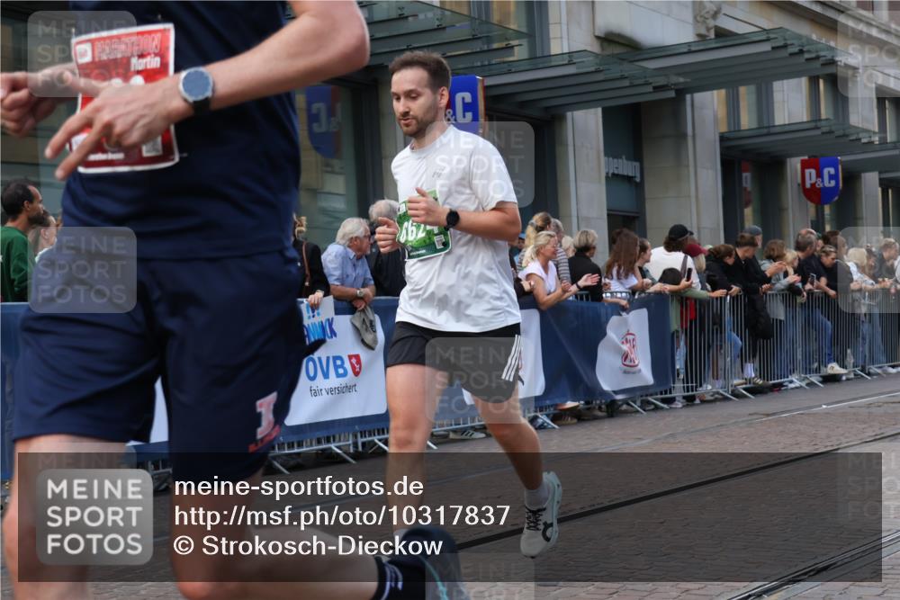 13.09.2026 - 21. swb-Marathon Bremen Strokosch-Dieckow http://msf.ph/oto/10317837 13.09.2026 13:16:54 Ziel 842, 2052, 3148, 3246, 4156, 4805, 6095, 6624, 6704, 6734, 6759, 6953, 7284, 8111, 8418, 8858, 385, 472, 675, 696, 734, 816, 827, 985, 1970, 2319, 2473, 2474, 2809, 3706, 3716, 3961, 4135, 4137, 4485, 5255, 5772, 6049, 6367, 6531, 6535, 6819, 7297, 7387, 7875 meine-sportfotos.de
