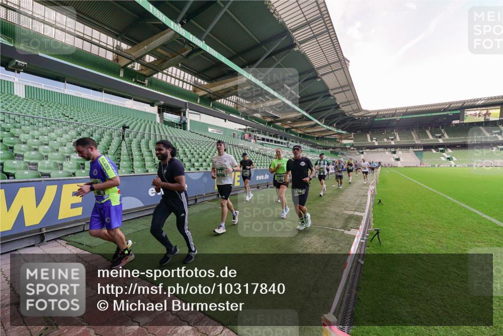 13.09.2026 - 21. swb-Marathon Bremen Michael Burmester http://msf.ph/oto/10317840 13.09.2026 13:15:35 Laufen im Stadion 143, 231, 263, 266, 300, 414, 598, 612, 653, 768, 956, 1008, 1047, 1185, 1312, 1818, 1819, 1874, 2013, 2218, 2233, 2235, 2314, 2351, 2359, 2385, 2386, 2466, 2468, 2484, 2494, 2564, 2579, 2664, 2667, 2678, 2690, 2691, 2698, 2737, 2760, 2783, 2799, 2829, 2838, 2846, 2859, 2861, 2865, 2874, 2887, 2958, 2978, 3001, 3075, 3133, 3157, 3165, 3185, 3237, 3265, 3331, 3355, 3382, 3387, 3428, 3486, 3512, 3670, 3680, 3829, 4034, 4080, 4306, 703 meine-sportfotos.de