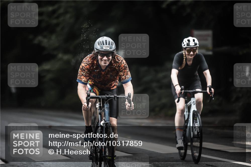 13.09.2026 - Stadtparktriathlon H.Heesch http://msf.ph/oto/10317859 13.09.2026 13:01:48 Radfahren 1280, 1349, 1368, 1376 meine-sportfotos.de