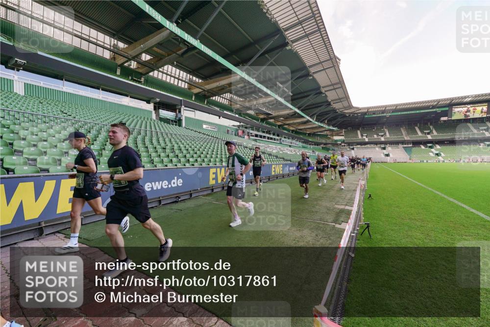 13.09.2026 - 21. swb-Marathon Bremen Michael Burmester http://msf.ph/oto/10317861 13.09.2026 13:15:37 Laufen im Stadion 143, 231, 263, 266, 300, 414, 598, 612, 653, 768, 956, 1008, 1047, 1185, 1312, 1818, 1819, 1874, 2013, 2218, 2235, 2314, 2351, 2359, 2385, 2386, 2466, 2468, 2484, 2494, 2579, 2664, 2667, 2678, 2690, 2691, 2698, 2737, 2760, 2783, 2799, 2829, 2838, 2846, 2859, 2861, 2865, 2874, 2887, 2958, 2978, 3001, 3075, 3133, 3157, 3165, 3185, 3237, 3265, 3331, 3355, 3382, 3387, 3428, 3486, 3512, 3670, 3680, 3829, 4034, 4080, 4306, 703 meine-sportfotos.de
