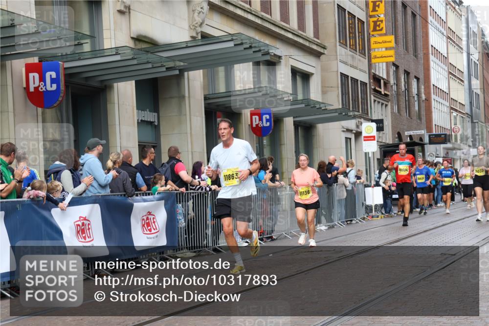 13.09.2026 - 21. swb-Marathon Bremen Strokosch-Dieckow http://msf.ph/oto/10317893 13.09.2026 10:57:49 Ziel 10249, 10494, 10530, 10543, 10559, 10604, 10673, 10750, 10798, 10826, 10828, 10903, 10914, 10931, 10932, 11120, 11131, 11136, 11295, 11332, 11388, 11420, 11752, 11863, 11884, 11906, 11952, 12017, 12386, 12387, 12441, 12482, 12551, 10078, 10177, 10460, 10565, 10707, 10728, 11106, 11153, 11245, 11480, 11532, 11568, 11824, 11856, 11965, 11966, 12222, 12228, 12231, 12264, 12372, 12427 meine-sportfotos.de
