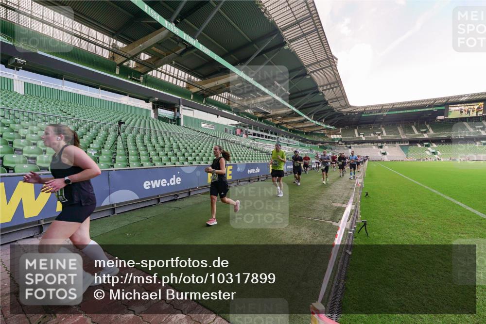 13.09.2026 - 21. swb-Marathon Bremen Michael Burmester http://msf.ph/oto/10317899 13.09.2026 13:15:40 Laufen im Stadion 143, 231, 263, 266, 300, 414, 598, 612, 653, 768, 956, 1008, 1047, 1185, 1312, 1465, 1818, 1819, 1874, 2013, 2218, 2235, 2314, 2351, 2359, 2385, 2386, 2466, 2468, 2484, 2494, 2579, 2664, 2667, 2678, 2690, 2691, 2698, 2737, 2760, 2778, 2783, 2799, 2829, 2838, 2846, 2859, 2861, 2865, 2874, 2887, 2958, 2974, 2978, 3001, 3075, 3133, 3157, 3165, 3185, 3237, 3265, 3331, 3355, 3382, 3387, 3486, 3512, 3670, 3680, 3829, 4034, 4080, 4306, 703 meine-sportfotos.de