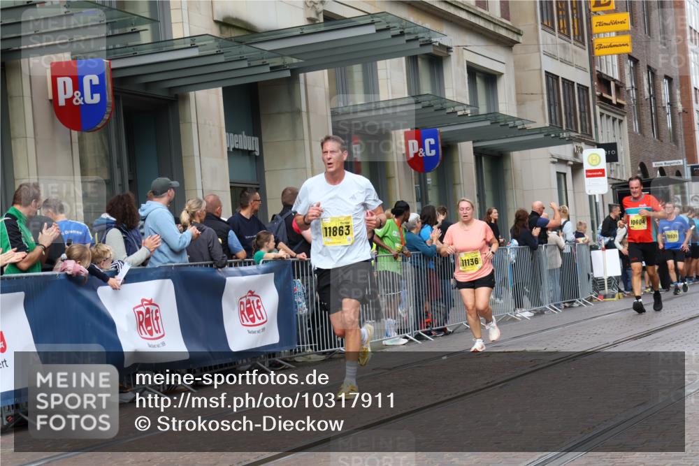 13.09.2026 - 21. swb-Marathon Bremen Strokosch-Dieckow http://msf.ph/oto/10317911 13.09.2026 10:57:49 Ziel 10249, 10494, 10530, 10543, 10559, 10604, 10673, 10750, 10798, 10826, 10828, 10903, 10914, 10931, 10932, 11120, 11131, 11136, 11295, 11332, 11388, 11420, 11752, 11863, 11884, 11906, 11952, 12017, 12386, 12387, 12441, 12482, 12551, 10078, 10177, 10460, 10565, 10707, 10728, 11106, 11153, 11245, 11480, 11532, 11568, 11824, 11856, 11965, 11966, 12222, 12228, 12231, 12264, 12372, 12427 meine-sportfotos.de