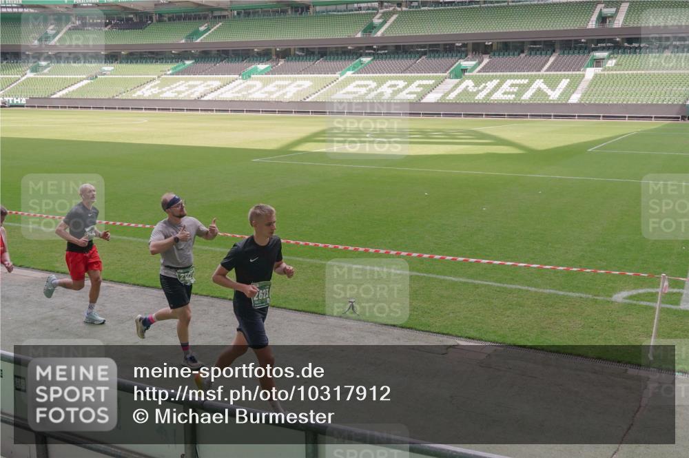 13.09.2026 - 21. swb-Marathon Bremen Michael Burmester http://msf.ph/oto/10317912 13.09.2026 12:53:16 Laufen im Stadion 102, 107, 145, 235, 313, 376, 472, 541, 560, 615, 616, 675, 683, 696, 740, 755, 792, 816, 827, 863, 982, 985, 987, 1033, 1056, 1076, 1207, 1232, 1252, 1297, 1419, 1433, 1445, 1468, 1492, 1528, 1542, 1551, 1646, 1664, 1704, 1707, 1814, 1955, 2007, 2008, 2043, 2055, 2203, 2280, 2350, 2362, 2401, 2422, 2454, 2480, 2498, 2499, 2623, 2701, 2767, 2820, 2847, 2858, 2882, 2971, 2997, 3085, 3149, 3236, 3336, 3362, 3413, 3448, 3566, 3830, 3899, 3988, 4283, 4475, 4573, 4605, 5152 meine-sportfotos.de