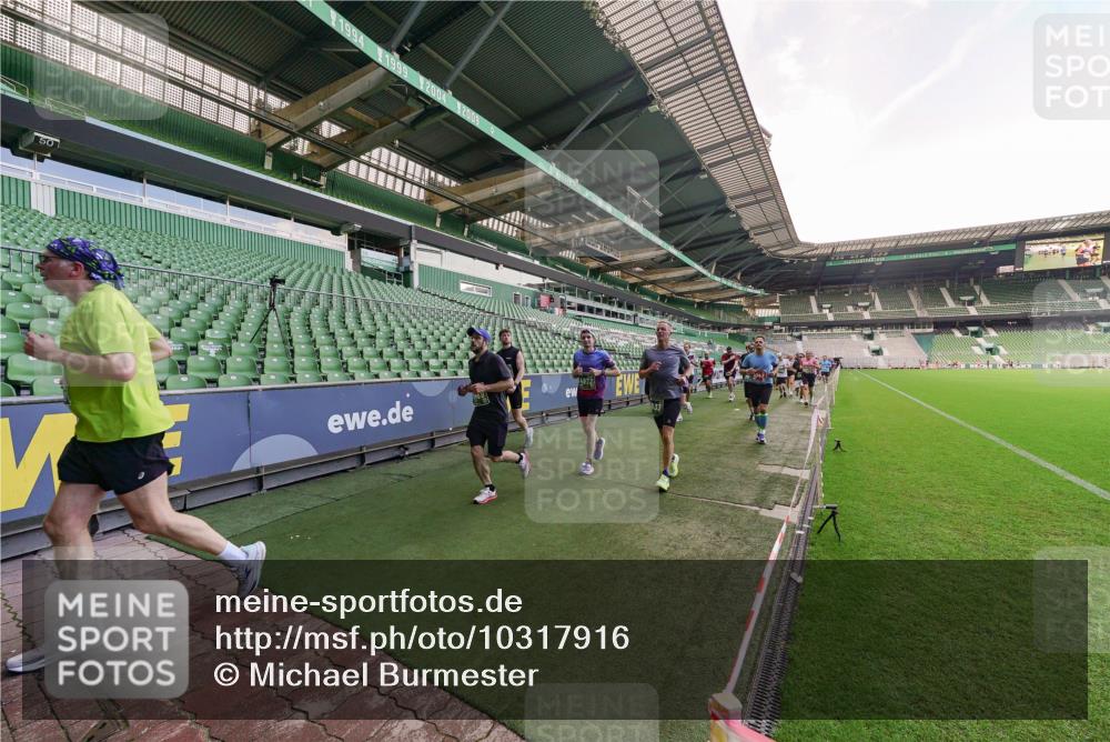 13.09.2026 - 21. swb-Marathon Bremen Michael Burmester http://msf.ph/oto/10317916 13.09.2026 13:15:43 Laufen im Stadion 143, 231, 263, 266, 300, 414, 598, 612, 653, 956, 1008, 1047, 1185, 1312, 1465, 1539, 1818, 1819, 1874, 2013, 2218, 2235, 2314, 2351, 2359, 2363, 2385, 2386, 2466, 2468, 2484, 2494, 2579, 2664, 2667, 2678, 2690, 2691, 2698, 2737, 2760, 2778, 2783, 2799, 2838, 2846, 2859, 2861, 2865, 2874, 2958, 2974, 2978, 3001, 3075, 3133, 3157, 3165, 3185, 3237, 3265, 3331, 3355, 3382, 3387, 3486, 3512, 3670, 3680, 3829, 4034, 4080, 4306, 703 meine-sportfotos.de