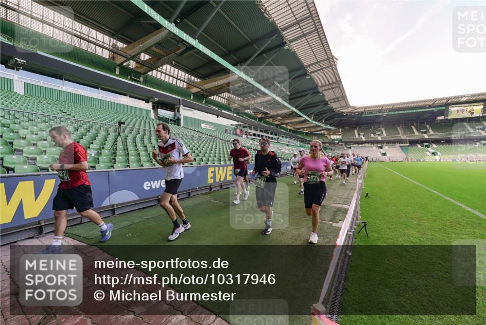 13.09.2026 - 21. swb-Marathon Bremen Michael Burmester http://msf.ph/oto/10317946 13.09.2026 13:15:47 Laufen im Stadion 143, 153, 231, 263, 266, 300, 414, 598, 612, 653, 1008, 1047, 1185, 1312, 1465, 1539, 1818, 1819, 1874, 2013, 2218, 2235, 2314, 2351, 2359, 2363, 2385, 2386, 2466, 2468, 2484, 2494, 2579, 2664, 2667, 2678, 2690, 2691, 2698, 2737, 2760, 2778, 2783, 2799, 2838, 2846, 2859, 2861, 2865, 2874, 2958, 2974, 2978, 3001, 3075, 3133, 3157, 3165, 3185, 3237, 3265, 3331, 3355, 3382, 3387, 3486, 3512, 3670, 3680, 3829, 4034, 4080, 4306, 703 meine-sportfotos.de