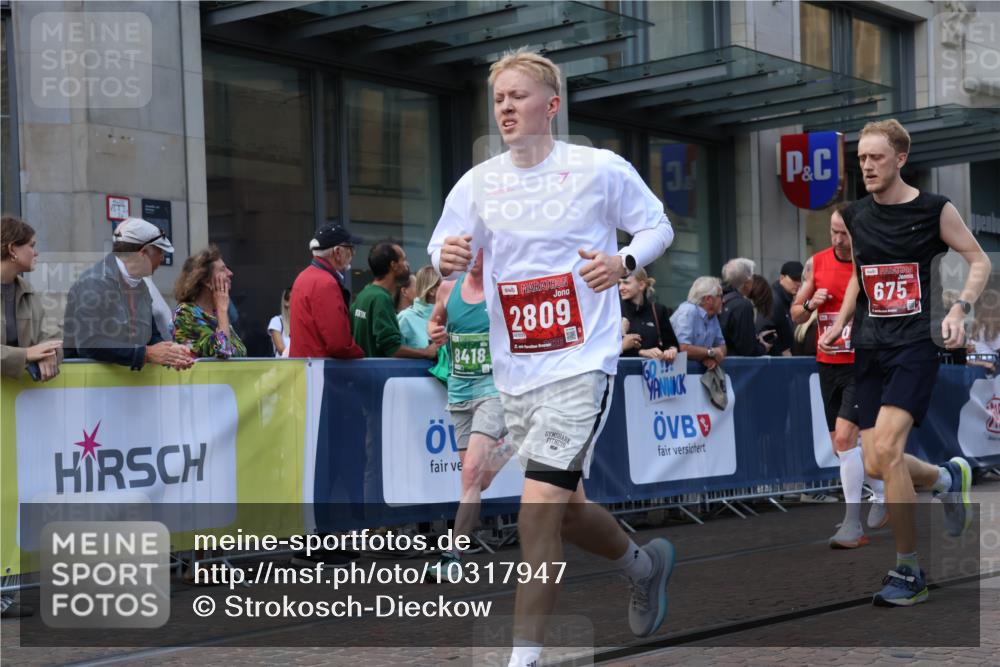 13.09.2026 - 21. swb-Marathon Bremen Strokosch-Dieckow http://msf.ph/oto/10317947 13.09.2026 13:16:57 Ziel 842, 2052, 3148, 3246, 4156, 4805, 6095, 6624, 6734, 6759, 6803, 6953, 7284, 8111, 8418, 8532, 8714, 8858, 385, 472, 675, 696, 734, 827, 985, 1970, 2319, 2473, 2474, 2809, 3706, 3716, 3961, 4135, 4137, 4485, 5255, 5772, 6049, 6531, 6535, 6704, 6819, 7297, 7387, 7875 meine-sportfotos.de