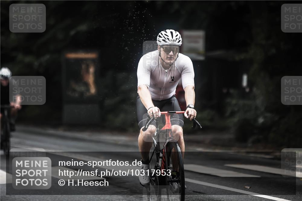 13.09.2026 - Stadtparktriathlon H.Heesch http://msf.ph/oto/10317953 13.09.2026 13:01:56 Radfahren 1189, 1232, 1248, 1287, 1299, 1329, 1355, 1376, 1393 meine-sportfotos.de