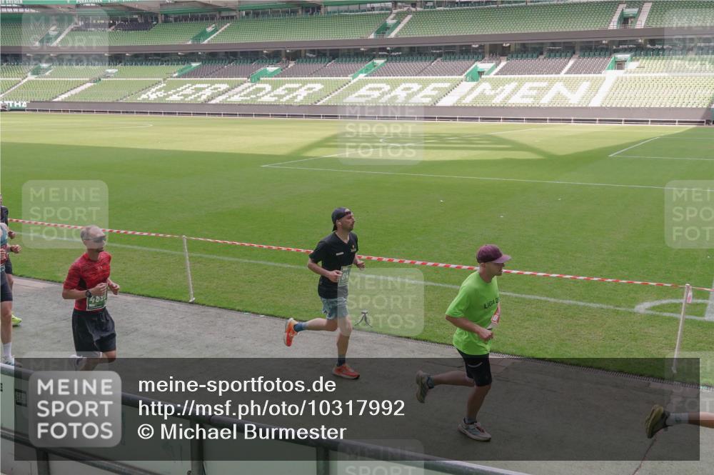 13.09.2026 - 21. swb-Marathon Bremen Michael Burmester http://msf.ph/oto/10317992 13.09.2026 12:53:20 Laufen im Stadion 102, 107, 145, 235, 313, 376, 472, 541, 560, 615, 616, 675, 683, 696, 740, 755, 792, 816, 827, 863, 982, 985, 987, 1033, 1056, 1076, 1207, 1232, 1252, 1297, 1419, 1433, 1445, 1468, 1492, 1528, 1542, 1551, 1646, 1664, 1704, 1707, 1814, 1955, 2007, 2008, 2043, 2055, 2203, 2280, 2350, 2362, 2401, 2422, 2454, 2480, 2498, 2499, 2623, 2701, 2767, 2820, 2858, 2882, 2913, 2971, 2997, 3085, 3149, 3236, 3336, 3362, 3413, 3448, 3566, 3830, 3899, 3988, 4283, 4475, 4573, 4605, 5152 meine-sportfotos.de
