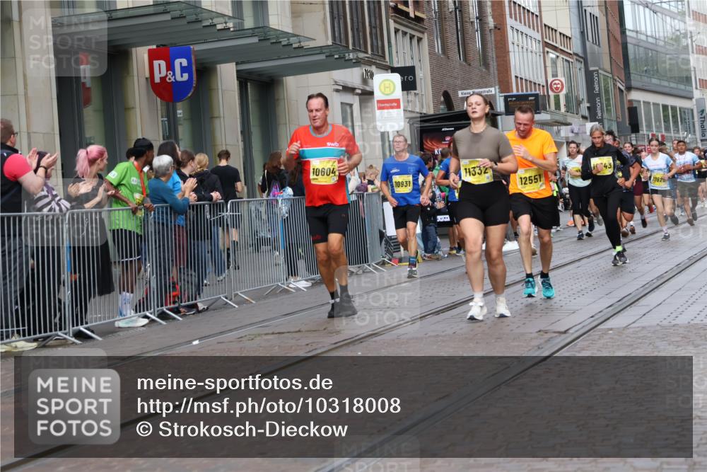 13.09.2026 - 21. swb-Marathon Bremen Strokosch-Dieckow http://msf.ph/oto/10318008 13.09.2026 10:57:51 Ziel 10249, 10494, 10530, 10543, 10559, 10604, 10673, 10750, 10798, 10826, 10828, 10903, 10914, 10931, 10932, 11120, 11131, 11136, 11202, 11295, 11332, 11388, 11420, 11752, 11863, 11884, 11906, 11952, 12017, 12092, 12386, 12387, 12441, 12482, 12551, 10078, 10177, 10460, 10565, 10707, 10728, 11106, 11153, 11245, 11480, 11532, 11568, 11824, 11856, 11965, 11966, 12222, 12228, 12231, 12264, 12427, 12551 meine-sportfotos.de