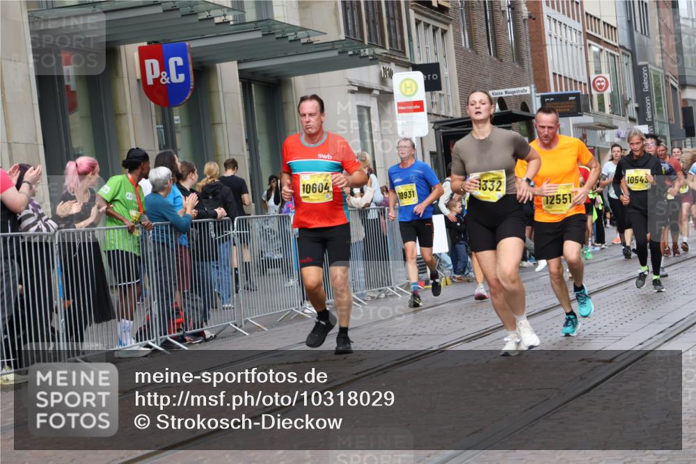 13.09.2026 - 21. swb-Marathon Bremen Strokosch-Dieckow http://msf.ph/oto/10318029 13.09.2026 10:57:52 Ziel 10249, 10494, 10530, 10543, 10559, 10604, 10673, 10750, 10798, 10826, 10828, 10903, 10914, 10931, 10932, 11120, 11131, 11136, 11202, 11295, 11332, 11388, 11403, 11420, 11750, 11752, 11863, 11884, 11906, 11952, 12017, 12092, 12386, 12387, 12441, 12482, 10078, 10460, 10559, 10565, 10707, 10728, 11106, 11136, 11153, 11245, 11532, 11568, 11824, 11856, 11965, 11966, 12222, 12228, 12231, 12264, 12427, 12551 meine-sportfotos.de