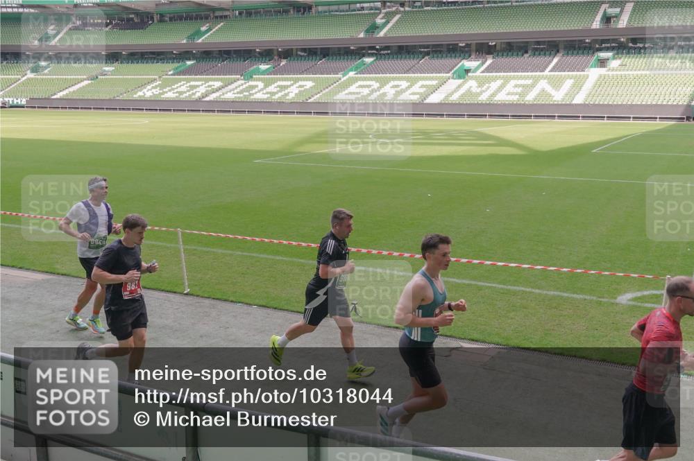 13.09.2026 - 21. swb-Marathon Bremen Michael Burmester http://msf.ph/oto/10318044 13.09.2026 12:53:21 Laufen im Stadion 102, 107, 145, 235, 313, 376, 472, 541, 560, 615, 616, 675, 683, 696, 740, 755, 792, 816, 827, 863, 982, 985, 987, 1033, 1056, 1076, 1207, 1232, 1252, 1297, 1419, 1433, 1445, 1468, 1492, 1528, 1542, 1551, 1646, 1664, 1704, 1707, 1814, 1955, 2007, 2008, 2043, 2055, 2203, 2280, 2350, 2362, 2401, 2422, 2454, 2480, 2498, 2499, 2623, 2701, 2767, 2820, 2858, 2882, 2913, 2971, 2997, 3085, 3149, 3236, 3336, 3362, 3413, 3448, 3566, 3830, 3899, 3988, 4283, 4475, 4573, 4605 meine-sportfotos.de