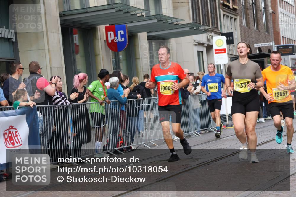 13.09.2026 - 21. swb-Marathon Bremen Strokosch-Dieckow http://msf.ph/oto/10318054 13.09.2026 10:57:52 Ziel 10249, 10494, 10530, 10543, 10559, 10604, 10673, 10750, 10798, 10826, 10828, 10903, 10914, 10931, 10932, 11120, 11131, 11136, 11202, 11295, 11332, 11388, 11403, 11420, 11750, 11752, 11863, 11884, 11906, 11952, 12017, 12092, 12386, 12387, 12441, 12482, 10078, 10460, 10559, 10565, 10707, 10728, 11106, 11136, 11153, 11245, 11532, 11568, 11824, 11856, 11965, 11966, 12222, 12228, 12231, 12264, 12427, 12551 meine-sportfotos.de
