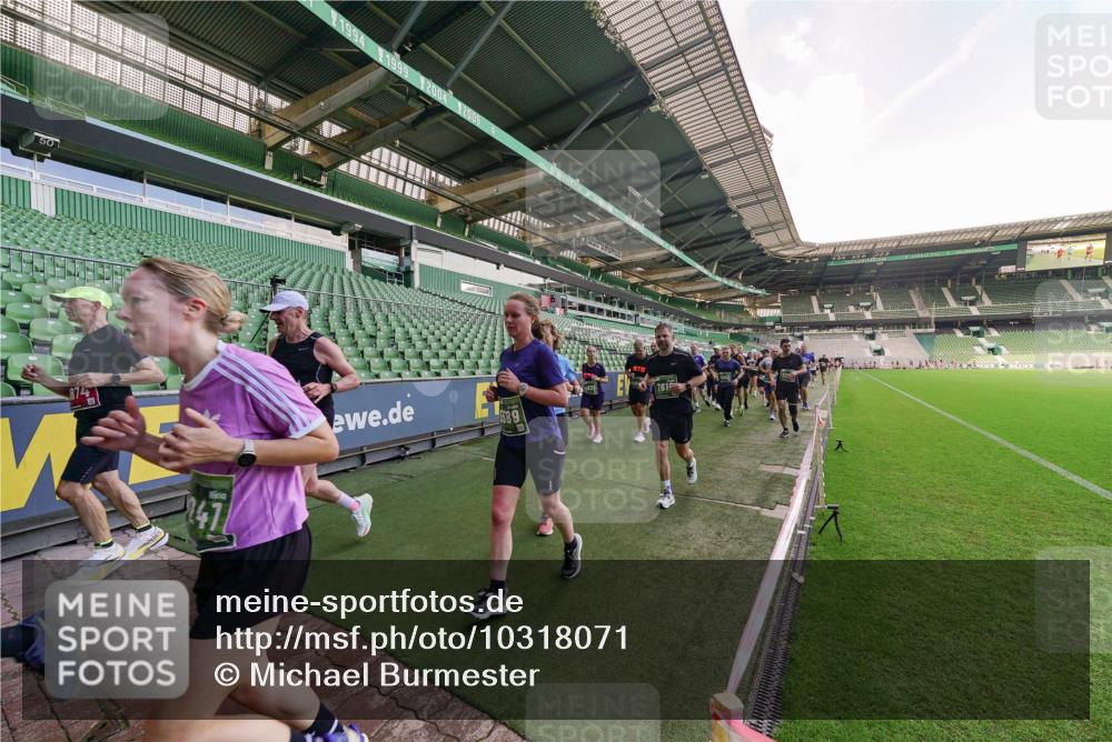 13.09.2026 - 21. swb-Marathon Bremen Michael Burmester http://msf.ph/oto/10318071 13.09.2026 13:15:57 Laufen im Stadion 134, 143, 153, 231, 263, 266, 271, 300, 414, 598, 612, 653, 990, 1008, 1047, 1185, 1312, 1465, 1539, 1825, 1874, 2013, 2218, 2235, 2259, 2351, 2359, 2363, 2385, 2386, 2466, 2468, 2484, 2494, 2562, 2579, 2664, 2667, 2678, 2690, 2691, 2698, 2737, 2760, 2778, 2783, 2799, 2838, 2846, 2859, 2861, 2865, 2874, 2958, 2974, 2978, 2996, 3001, 3075, 3133, 3157, 3165, 3185, 3237, 3265, 3331, 3355, 3366, 3382, 3387, 3486, 3501, 3512, 3670, 3680, 3829, 4034, 4080, 4306, 703 meine-sportfotos.de
