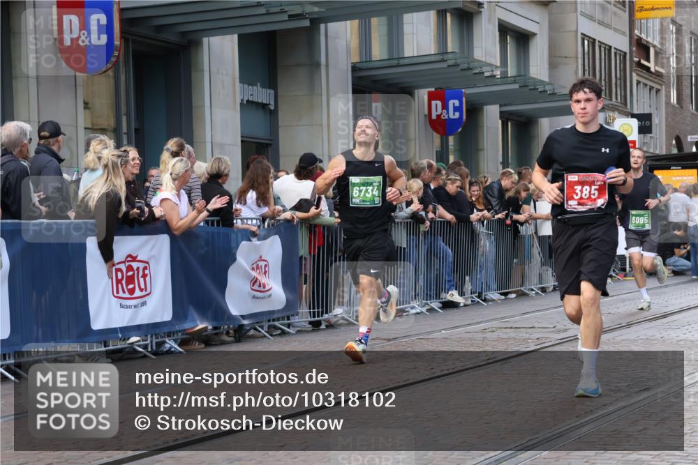 13.09.2026 - 21. swb-Marathon Bremen Strokosch-Dieckow http://msf.ph/oto/10318102 13.09.2026 13:17:01 Ziel 842, 2052, 3148, 4805, 6095, 6624, 6734, 6759, 6803, 7284, 8111, 8253, 8418, 8446, 8532, 8714, 9075, 385, 472, 675, 696, 734, 827, 1970, 2319, 2473, 2474, 2809, 3246, 3706, 3716, 3961, 4135, 4137, 4156, 4485, 5772, 6049, 6531, 6535, 6704, 6819, 6953, 7284, 7297, 7387, 7875, 8858 meine-sportfotos.de