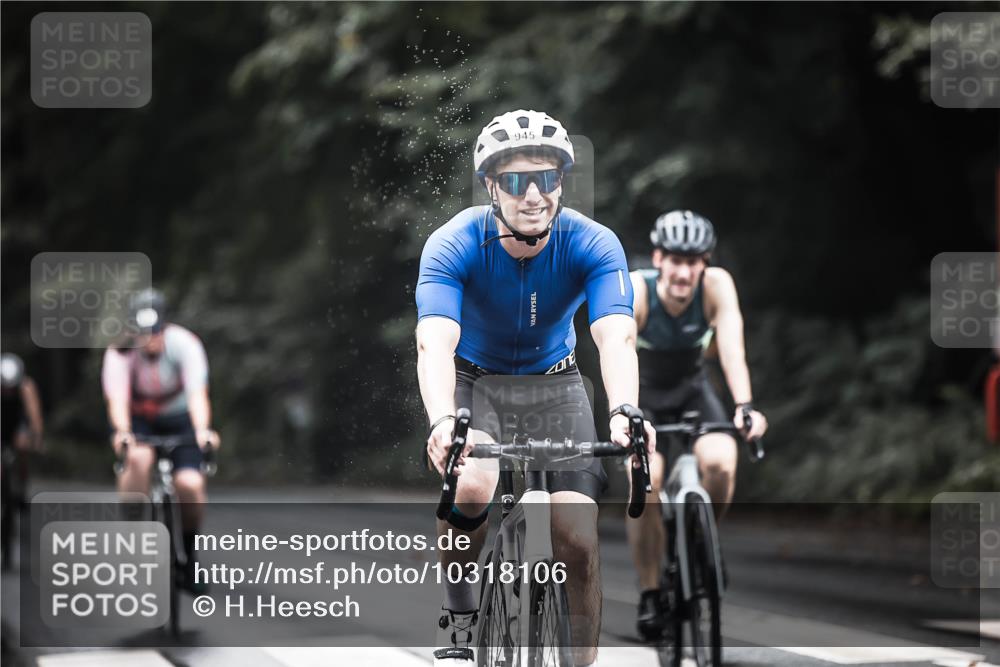 13.09.2026 - Stadtparktriathlon H.Heesch http://msf.ph/oto/10318106 13.09.2026 11:54:01 Radfahren 762, 785, 835, 871, 945 meine-sportfotos.de