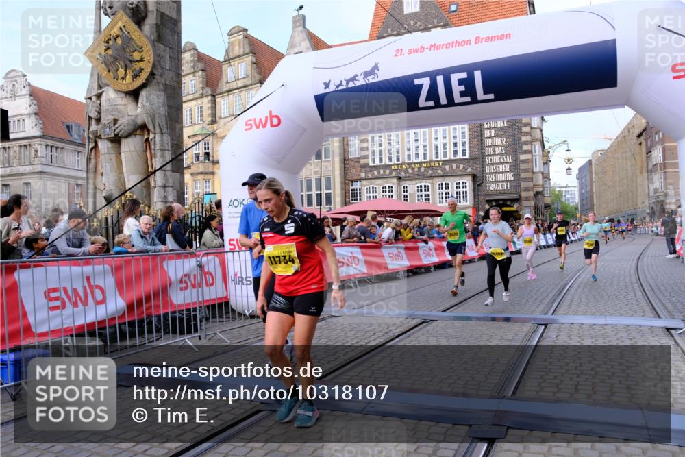 13.09.2026 - 21. swb-Marathon Bremen Tim E. http://msf.ph/oto/10318107 13.09.2026 10:57:46 Ziel 10177, 10226, 10300, 10394, 10517, 10518, 11106, 11245, 11365, 11480, 11498, 11609, 11734, 11965, 11966, 12037, 12111, 12372, 12400, 12411 meine-sportfotos.de