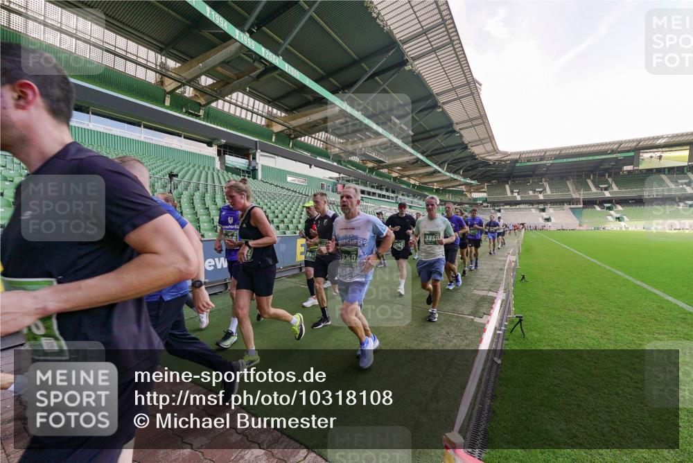 13.09.2026 - 21. swb-Marathon Bremen Michael Burmester http://msf.ph/oto/10318108 13.09.2026 13:16:01 Laufen im Stadion 134, 143, 153, 231, 263, 266, 271, 300, 414, 598, 612, 653, 990, 1047, 1185, 1312, 1465, 1539, 1825, 1874, 2013, 2218, 2235, 2259, 2351, 2359, 2363, 2381, 2385, 2386, 2466, 2468, 2484, 2494, 2562, 2579, 2664, 2667, 2678, 2690, 2691, 2698, 2737, 2760, 2778, 2783, 2797, 2799, 2846, 2859, 2861, 2865, 2874, 2958, 2974, 2996, 3001, 3075, 3133, 3157, 3165, 3185, 3237, 3265, 3331, 3355, 3366, 3382, 3387, 3486, 3501, 3512, 3670, 3680, 3829, 4034, 4080, 4306, 703 meine-sportfotos.de