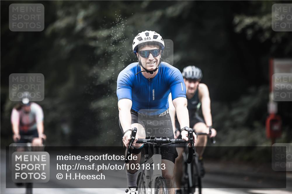 13.09.2026 - Stadtparktriathlon H.Heesch http://msf.ph/oto/10318113 13.09.2026 11:54:01 Radfahren 762, 785, 835, 871, 945 meine-sportfotos.de