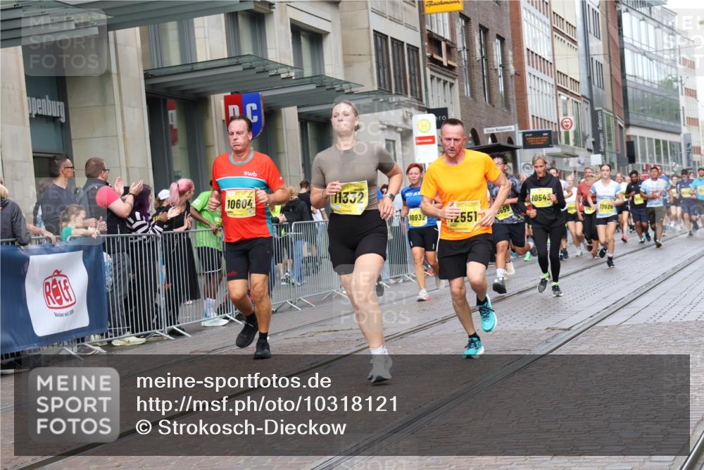 13.09.2026 - 21. swb-Marathon Bremen Strokosch-Dieckow http://msf.ph/oto/10318121 13.09.2026 10:57:53 Ziel 10249, 10494, 10530, 10543, 10604, 10673, 10750, 10798, 10826, 10828, 10903, 10914, 10931, 10932, 11120, 11131, 11202, 11295, 11332, 11388, 11403, 11420, 11750, 11752, 11863, 11884, 11906, 11952, 12017, 12092, 12386, 12387, 12441, 12482, 10078, 10460, 10559, 10565, 10707, 10728, 11136, 11153, 11245, 11332, 11532, 11568, 11824, 11856, 11965, 12222, 12228, 12231, 12264, 12427, 12551 meine-sportfotos.de