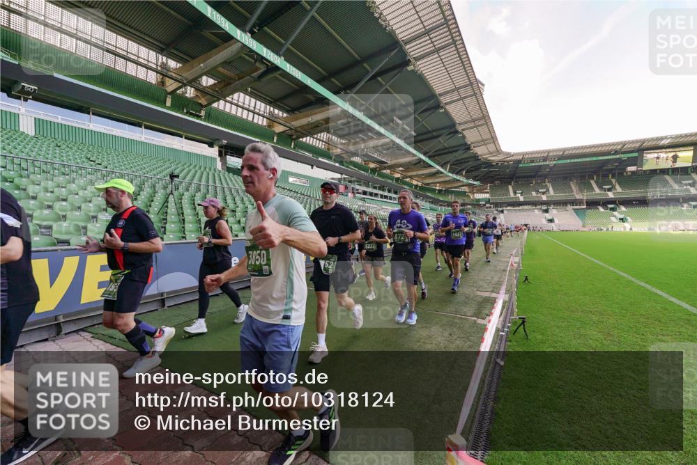 13.09.2026 - 21. swb-Marathon Bremen Michael Burmester http://msf.ph/oto/10318124 13.09.2026 13:16:02 Laufen im Stadion 134, 143, 153, 231, 263, 266, 271, 300, 414, 598, 612, 653, 990, 1047, 1185, 1312, 1465, 1539, 1825, 1874, 2013, 2218, 2235, 2259, 2351, 2359, 2363, 2381, 2385, 2386, 2466, 2468, 2484, 2494, 2562, 2579, 2664, 2667, 2678, 2690, 2691, 2698, 2737, 2760, 2778, 2783, 2797, 2799, 2846, 2859, 2861, 2865, 2874, 2958, 2974, 2996, 3001, 3075, 3133, 3157, 3165, 3185, 3237, 3265, 3331, 3355, 3366, 3382, 3387, 3486, 3501, 3512, 3670, 3680, 3829, 4034, 4080, 4306, 703 meine-sportfotos.de
