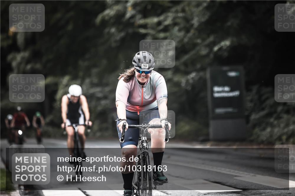 13.09.2026 - Stadtparktriathlon H.Heesch http://msf.ph/oto/10318163 13.09.2026 11:54:03 Radfahren 759, 762, 785, 835, 871, 945 meine-sportfotos.de