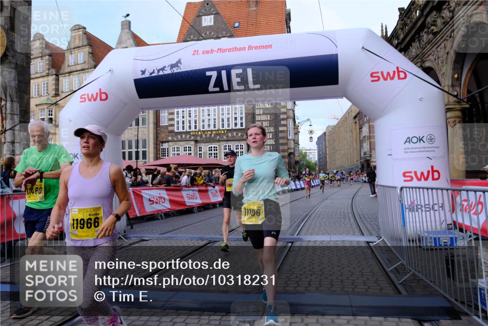 13.09.2026 - 21. swb-Marathon Bremen Tim E. http://msf.ph/oto/10318231 13.09.2026 10:57:49 Ziel 10177, 10226, 10300, 10394, 10517, 10518, 11106, 11245, 11365, 11480, 11498, 11609, 11734, 11965, 11966, 12037, 12111, 12222, 12372 meine-sportfotos.de