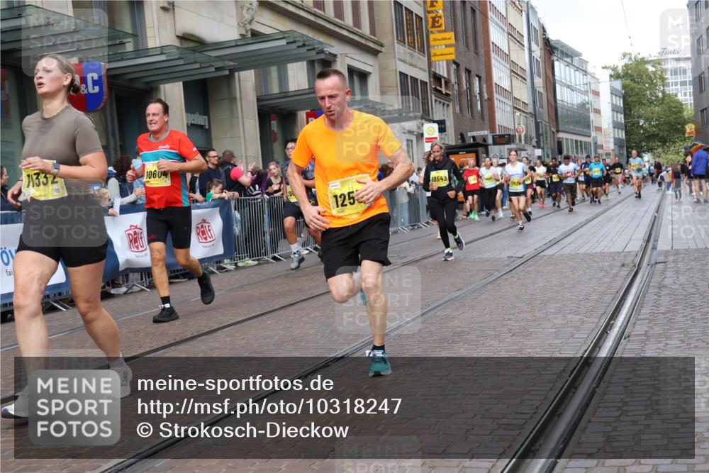 13.09.2026 - 21. swb-Marathon Bremen Strokosch-Dieckow http://msf.ph/oto/10318247 13.09.2026 10:57:55 Ziel 10249, 10494, 10530, 10543, 10604, 10673, 10750, 10798, 10826, 10828, 10903, 10914, 10931, 10932, 11120, 11131, 11152, 11202, 11295, 11388, 11403, 11420, 11455, 11686, 11750, 11752, 11884, 11906, 11952, 11953, 12017, 12092, 12386, 12387, 12441, 12482, 12518, 10078, 10460, 10559, 10565, 10707, 10728, 11136, 11153, 11245, 11332, 11532, 11568, 11824, 11856, 11863, 12222, 12228, 12231, 12264, 12427, 12551 meine-sportfotos.de