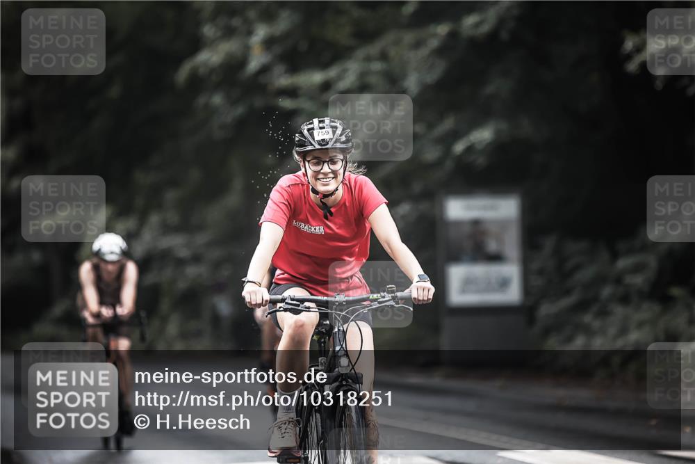 13.09.2026 - Stadtparktriathlon H.Heesch http://msf.ph/oto/10318251 13.09.2026 11:54:09 Radfahren 759, 762, 871, 882, 926 meine-sportfotos.de