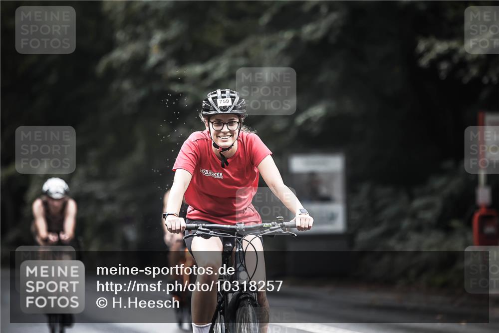 13.09.2026 - Stadtparktriathlon H.Heesch http://msf.ph/oto/10318257 13.09.2026 11:54:09 Radfahren 759, 762, 871, 882, 926 meine-sportfotos.de