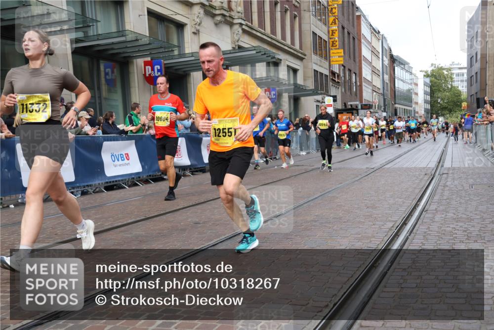 13.09.2026 - 21. swb-Marathon Bremen Strokosch-Dieckow http://msf.ph/oto/10318267 13.09.2026 10:57:55 Ziel 10249, 10494, 10530, 10543, 10604, 10673, 10750, 10798, 10826, 10828, 10903, 10914, 10931, 10932, 11120, 11131, 11152, 11202, 11295, 11388, 11403, 11420, 11455, 11686, 11750, 11752, 11884, 11906, 11952, 11953, 12017, 12092, 12386, 12387, 12441, 12482, 12518, 10078, 10460, 10559, 10565, 10707, 10728, 11136, 11153, 11245, 11332, 11532, 11568, 11824, 11856, 11863, 12222, 12228, 12231, 12264, 12427, 12551 meine-sportfotos.de
