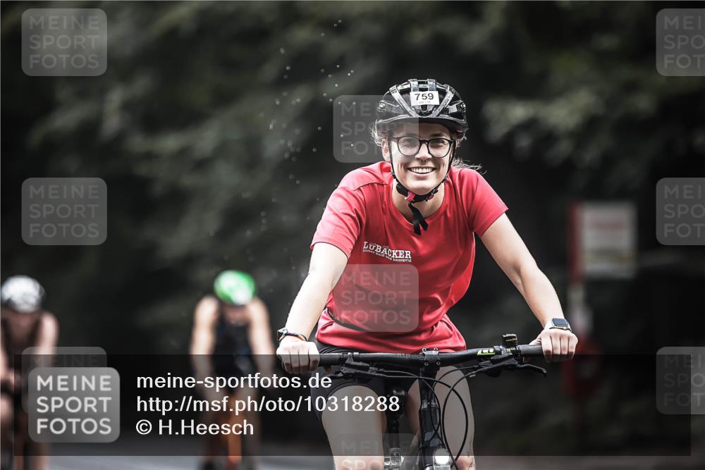 13.09.2026 - Stadtparktriathlon H.Heesch http://msf.ph/oto/10318288 13.09.2026 11:54:09 Radfahren 759, 762, 871, 882, 926 meine-sportfotos.de