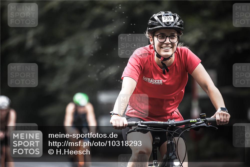 13.09.2026 - Stadtparktriathlon H.Heesch http://msf.ph/oto/10318293 13.09.2026 11:54:09 Radfahren 759, 762, 871, 882, 926 meine-sportfotos.de