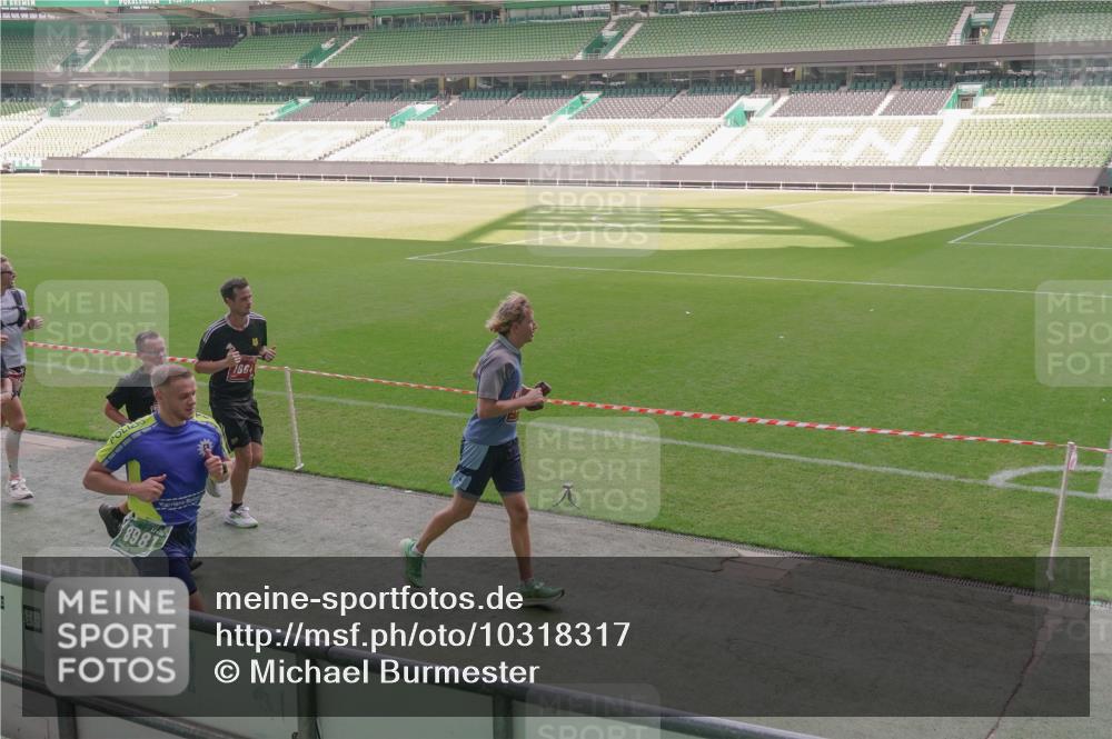 13.09.2026 - 21. swb-Marathon Bremen Michael Burmester http://msf.ph/oto/10318317 13.09.2026 12:53:36 Laufen im Stadion 102, 107, 145, 189, 313, 376, 385, 472, 481, 541, 560, 615, 616, 666, 675, 683, 696, 740, 755, 792, 816, 827, 982, 985, 987, 1033, 1056, 1076, 1207, 1232, 1252, 1297, 1419, 1433, 1445, 1468, 1528, 1542, 1551, 1631, 1646, 1658, 1664, 1704, 1707, 1814, 2007, 2043, 2055, 2203, 2280, 2350, 2362, 2401, 2422, 2454, 2480, 2498, 2499, 2623, 2701, 2767, 2820, 2824, 2858, 2882, 2913, 2962, 2971, 2997, 3054, 3085, 3149, 3236, 3336, 3357, 3362, 3413, 3448, 3988, 4283, 4605 meine-sportfotos.de