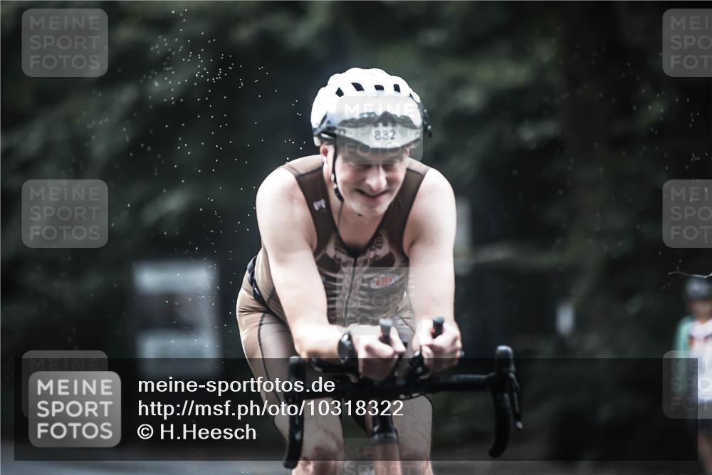 13.09.2026 - Stadtparktriathlon H.Heesch http://msf.ph/oto/10318322 13.09.2026 11:54:11 Radfahren 759, 882, 926 meine-sportfotos.de
