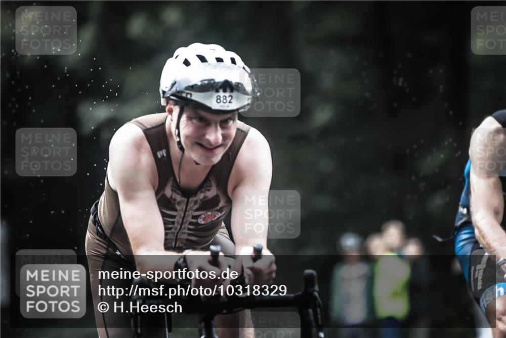 13.09.2026 - Stadtparktriathlon H.Heesch http://msf.ph/oto/10318329 13.09.2026 11:54:11 Radfahren 759, 882, 926 meine-sportfotos.de