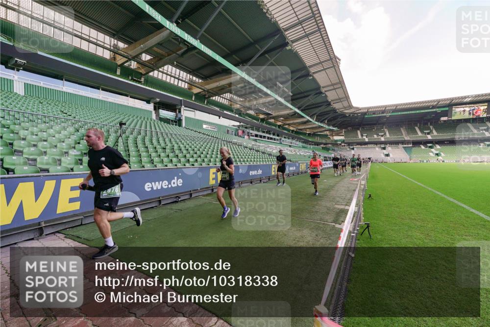 13.09.2026 - 21. swb-Marathon Bremen Michael Burmester http://msf.ph/oto/10318338 13.09.2026 13:16:23 Laufen im Stadion 134, 143, 153, 231, 263, 266, 267, 271, 449, 598, 612, 653, 990, 1047, 1057, 1185, 1312, 1465, 1539, 1813, 1825, 1874, 1987, 2013, 2218, 2235, 2259, 2351, 2359, 2363, 2381, 2385, 2386, 2466, 2468, 2484, 2550, 2562, 2579, 2586, 2664, 2667, 2678, 2698, 2760, 2778, 2783, 2797, 2799, 2821, 2846, 2859, 2874, 2958, 2974, 2996, 3001, 3075, 3133, 3157, 3165, 3185, 3213, 3237, 3265, 3331, 3355, 3366, 3382, 3387, 3479, 3486, 3501, 3506, 3512, 3670, 3829 meine-sportfotos.de
