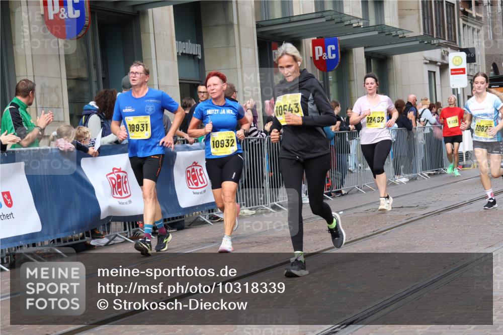 13.09.2026 - 21. swb-Marathon Bremen Strokosch-Dieckow http://msf.ph/oto/10318339 13.09.2026 10:57:57 Ziel 10249, 10494, 10530, 10543, 10604, 10673, 10750, 10798, 10826, 10828, 10903, 10914, 10931, 10932, 11004, 11120, 11131, 11152, 11202, 11295, 11388, 11403, 11420, 11455, 11686, 11750, 11752, 11884, 11906, 11952, 11953, 12017, 12092, 12386, 12387, 12441, 12482, 12518, 10078, 10460, 10559, 10565, 10707, 10728, 11136, 11153, 11245, 11332, 11532, 11568, 11824, 11856, 11863, 12222, 12228, 12231, 12264, 12427, 12551 meine-sportfotos.de