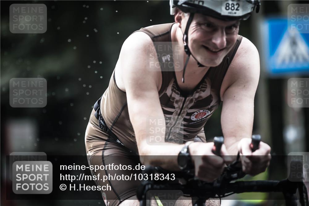 13.09.2026 - Stadtparktriathlon H.Heesch http://msf.ph/oto/10318343 13.09.2026 11:54:12 Radfahren 759, 882, 926 meine-sportfotos.de