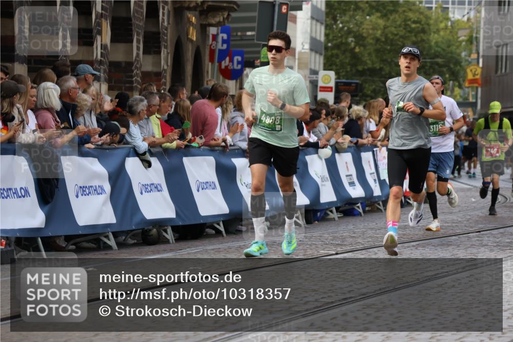 13.09.2026 - 21. swb-Marathon Bremen Strokosch-Dieckow http://msf.ph/oto/10318357 13.09.2026 13:07:12 Ziel 521, 749, 1009, 3127, 3794, 3973, 4574, 5238, 6784, 6951, 8580, 8888, 9708, 1863, 2706, 3043, 3118, 4743, 4808, 8060, 8098, 8980 meine-sportfotos.de