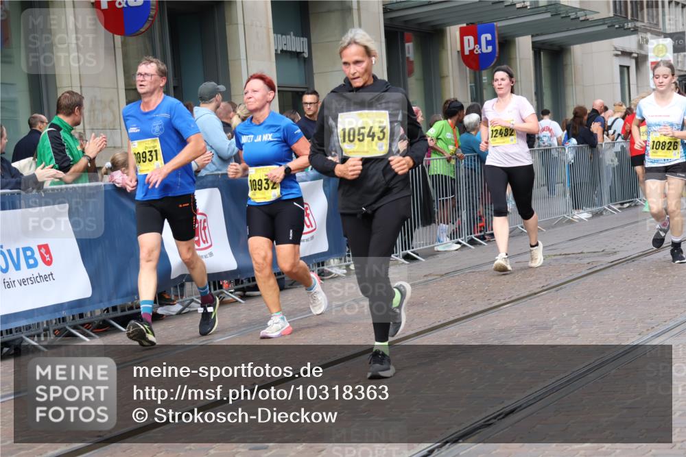 13.09.2026 - 21. swb-Marathon Bremen Strokosch-Dieckow http://msf.ph/oto/10318363 13.09.2026 10:57:57 Ziel 10249, 10494, 10530, 10543, 10604, 10673, 10750, 10798, 10826, 10828, 10903, 10914, 10931, 10932, 11004, 11120, 11131, 11152, 11202, 11295, 11388, 11403, 11420, 11455, 11686, 11750, 11752, 11884, 11906, 11952, 11953, 12017, 12092, 12386, 12387, 12441, 12482, 12518, 10078, 10460, 10559, 10565, 10707, 10728, 11136, 11153, 11245, 11332, 11532, 11568, 11824, 11856, 11863, 12222, 12228, 12231, 12264, 12427, 12551 meine-sportfotos.de