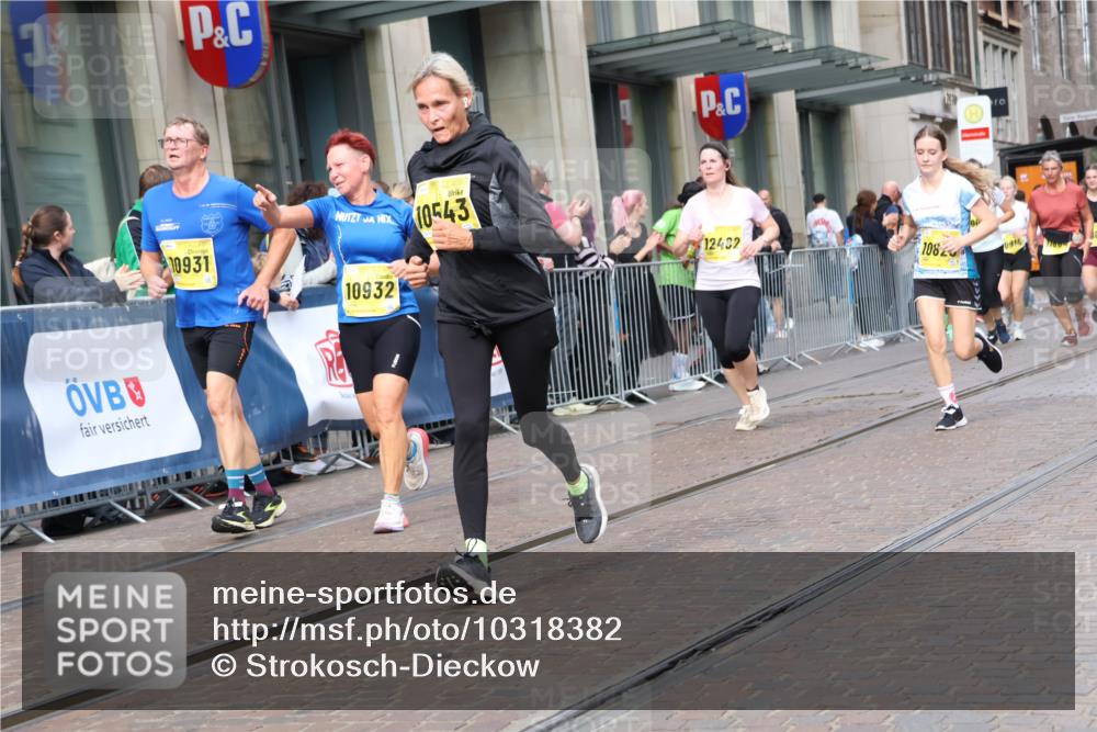13.09.2026 - 21. swb-Marathon Bremen Strokosch-Dieckow http://msf.ph/oto/10318382 13.09.2026 10:57:58 Ziel 10249, 10494, 10530, 10543, 10604, 10673, 10750, 10798, 10826, 10828, 10903, 10914, 10931, 10932, 11004, 11120, 11131, 11152, 11202, 11295, 11388, 11403, 11420, 11455, 11686, 11750, 11752, 11884, 11906, 11952, 11953, 12017, 12092, 12386, 12387, 12441, 12482, 12518, 10078, 10460, 10559, 10565, 10707, 10728, 11136, 11153, 11332, 11532, 11568, 11824, 11856, 11863, 12222, 12228, 12231, 12264, 12427, 12551 meine-sportfotos.de