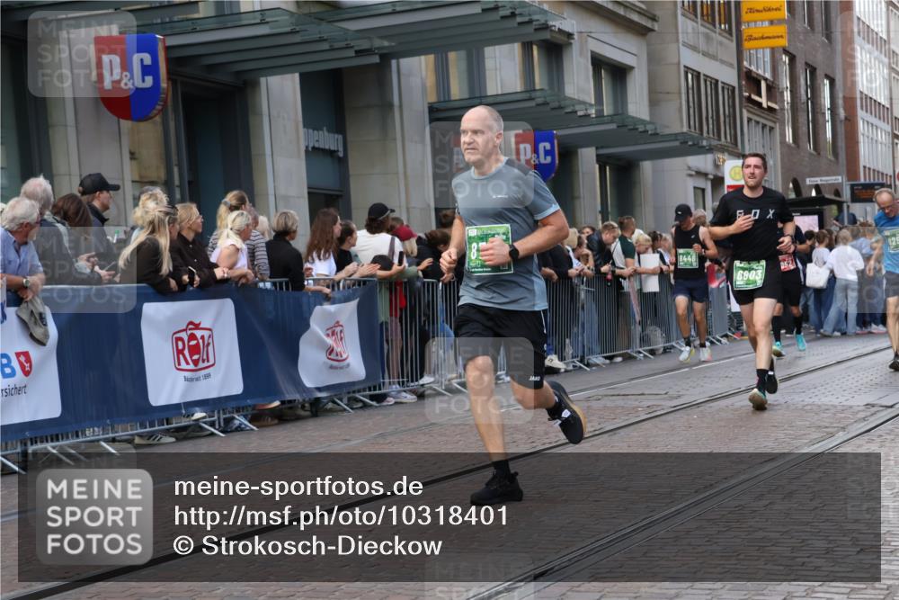 13.09.2026 - 21. swb-Marathon Bremen Strokosch-Dieckow http://msf.ph/oto/10318401 13.09.2026 13:17:09 Ziel 560, 842, 2008, 2234, 3148, 3760, 4171, 4805, 5041, 5550, 6095, 6734, 6759, 6803, 7901, 8100, 8250, 8253, 8446, 8532, 8714, 9075, 9400, 385, 1970, 2052, 2319, 3246, 3706, 3961, 4137, 4156, 6049, 6624, 6704, 6759, 6819, 6953, 7284, 7297, 7387, 8111, 8418, 8858 meine-sportfotos.de