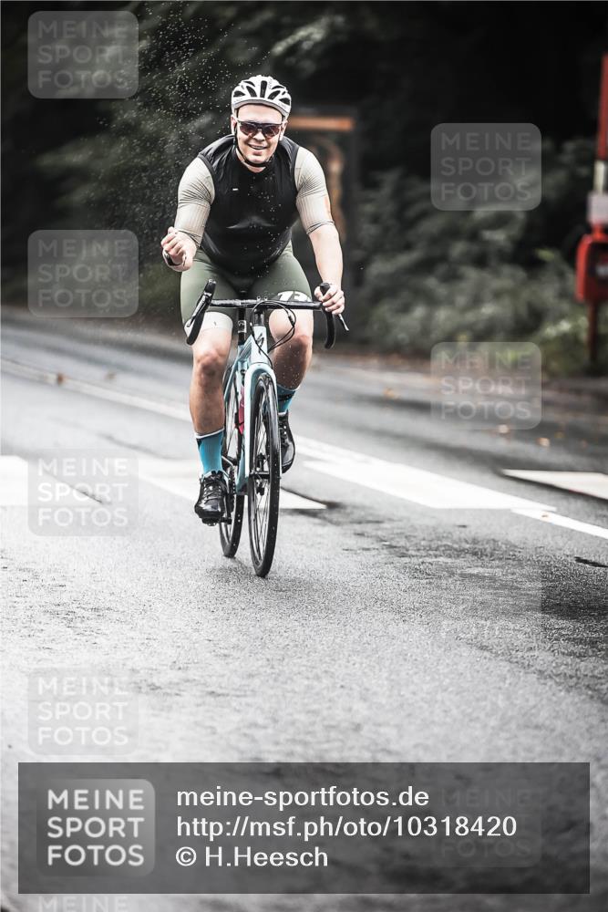 13.09.2026 - Stadtparktriathlon H.Heesch http://msf.ph/oto/10318420 13.09.2026 11:54:24 Radfahren 789, 824, 885, 933 meine-sportfotos.de