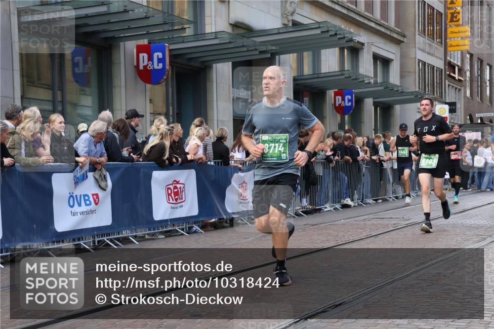 13.09.2026 - 21. swb-Marathon Bremen Strokosch-Dieckow http://msf.ph/oto/10318424 13.09.2026 13:17:09 Ziel 560, 842, 2008, 2234, 3148, 3760, 4171, 4805, 5041, 5550, 6095, 6734, 6759, 6803, 7901, 8100, 8250, 8253, 8446, 8532, 8714, 9075, 9400, 385, 1970, 2052, 2319, 3246, 3706, 3961, 4137, 4156, 6049, 6624, 6704, 6759, 6819, 6953, 7284, 7297, 7387, 8111, 8418, 8858 meine-sportfotos.de