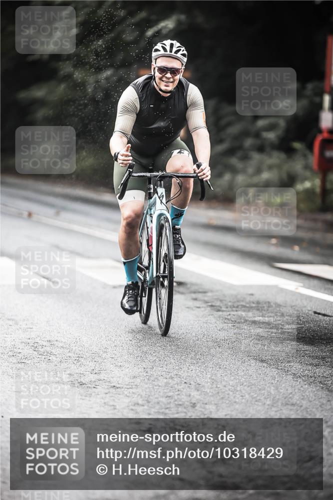 13.09.2026 - Stadtparktriathlon H.Heesch http://msf.ph/oto/10318429 13.09.2026 11:54:24 Radfahren 789, 824, 885, 933 meine-sportfotos.de