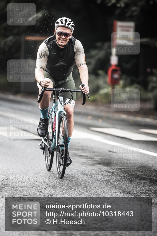 13.09.2026 - Stadtparktriathlon H.Heesch http://msf.ph/oto/10318443 13.09.2026 11:54:24 Radfahren 789, 824, 885, 933 meine-sportfotos.de