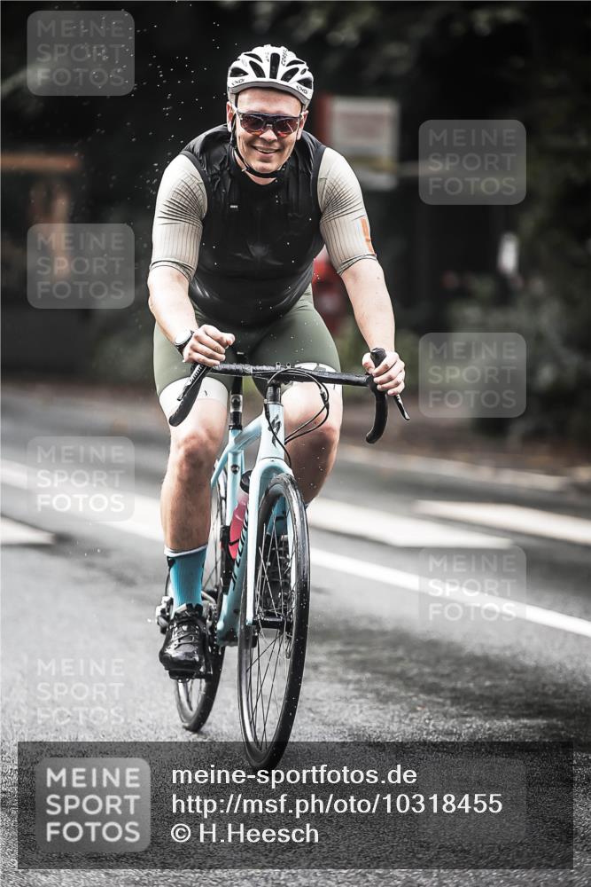13.09.2026 - Stadtparktriathlon H.Heesch http://msf.ph/oto/10318455 13.09.2026 11:54:24 Radfahren 789, 824, 885, 933 meine-sportfotos.de