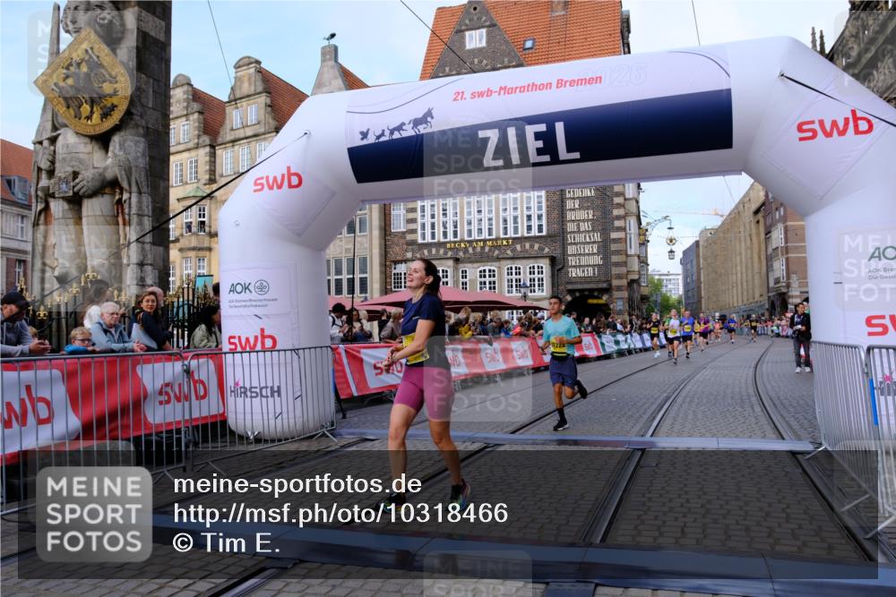 13.09.2026 - 21. swb-Marathon Bremen Tim E. http://msf.ph/oto/10318466 13.09.2026 10:57:54 Ziel 10177, 10300, 10394, 10460, 11106, 11153, 11245, 11365, 11480, 11498, 11532, 11568, 11734, 11965, 11966, 12037, 12111, 12222, 12264, 12372 meine-sportfotos.de
