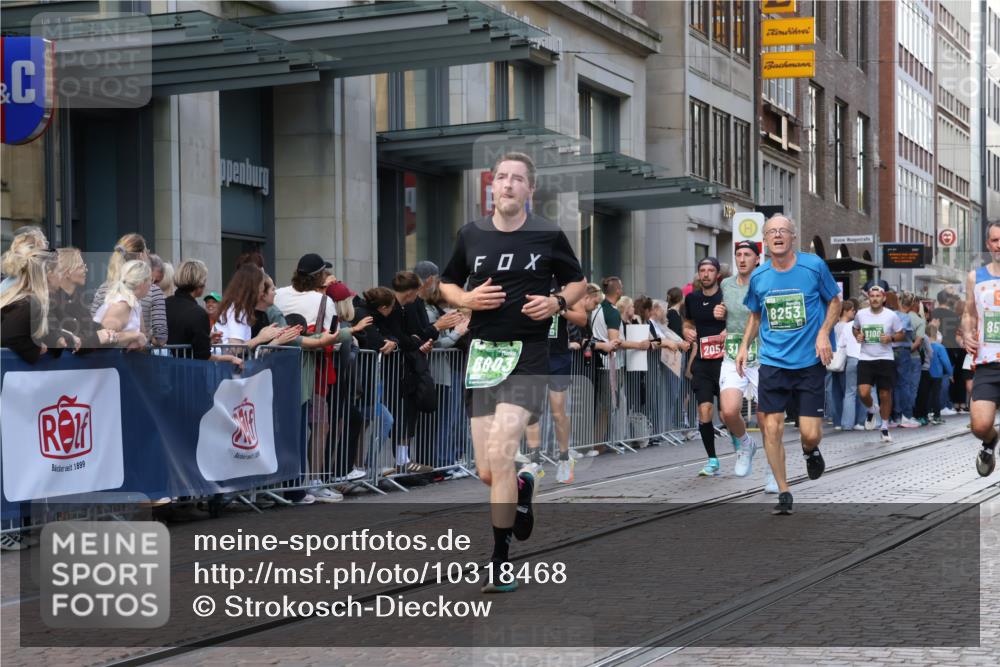 13.09.2026 - 21. swb-Marathon Bremen Strokosch-Dieckow http://msf.ph/oto/10318468 13.09.2026 13:17:11 Ziel 560, 771, 842, 1297, 2008, 2234, 2812, 3148, 3760, 4171, 4498, 4499, 5041, 5550, 6095, 6734, 6803, 7901, 8100, 8250, 8253, 8446, 8532, 8714, 9075, 9400, 385, 1970, 2052, 2319, 3246, 3706, 3961, 4156, 4805, 6049, 6624, 6704, 6759, 6819, 6953, 7284, 7297, 8111, 8418, 8858 meine-sportfotos.de